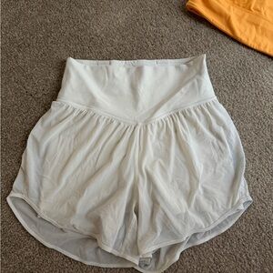 Lululemon nulu and mesh high rise yoga short bone size 4